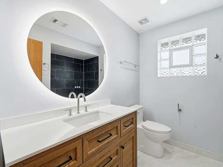 4311 N Grace St #2 — Photo 7