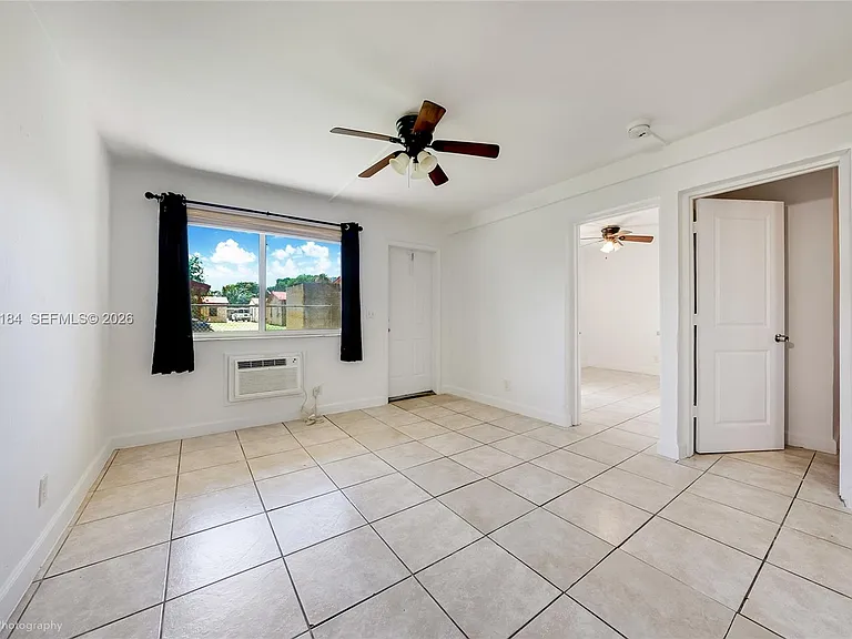 1124 NW 2nd St #2 — Photo 7