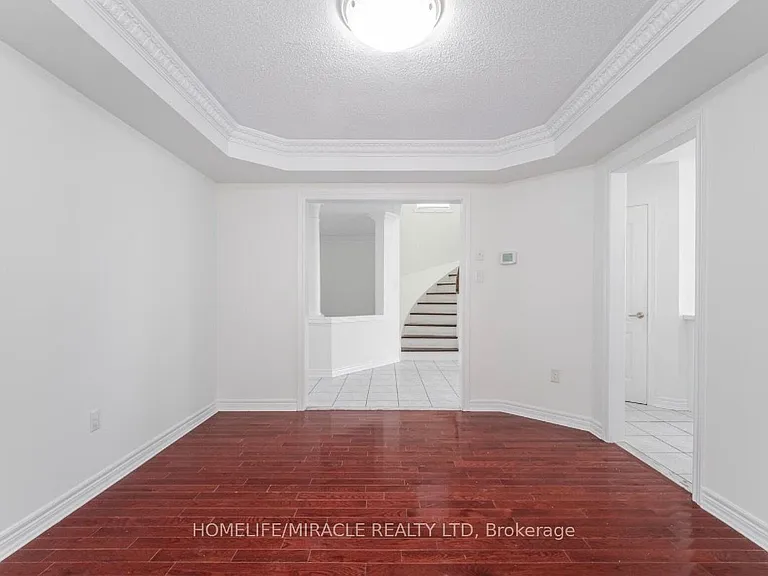 6 Baccarat Cres — Photo 4
