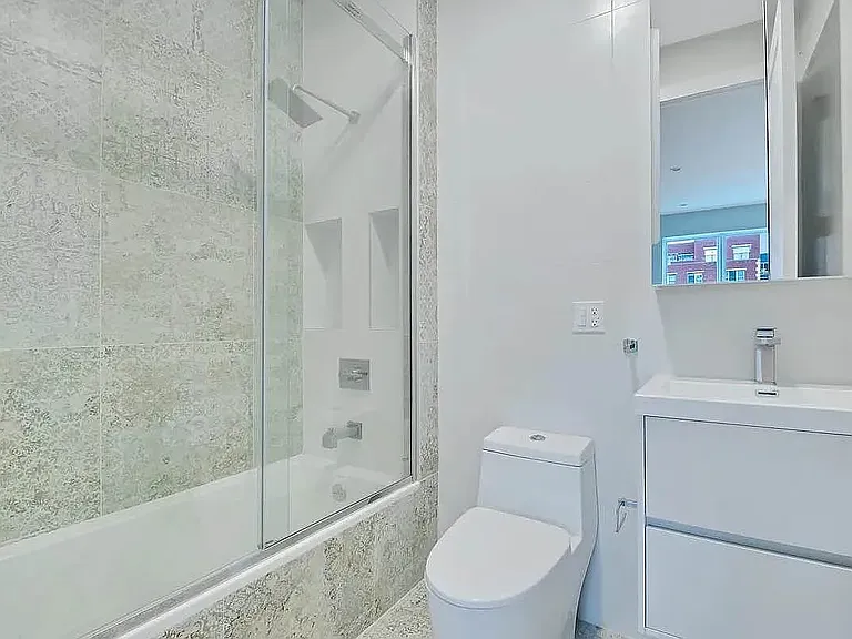 519 Maple St #4Z — Photo 4