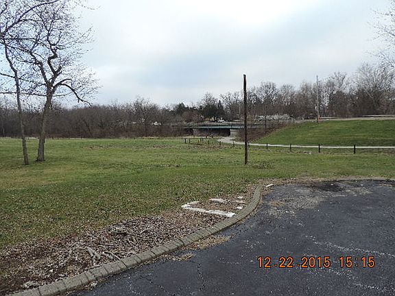 WALKING/BIKING TRAIL