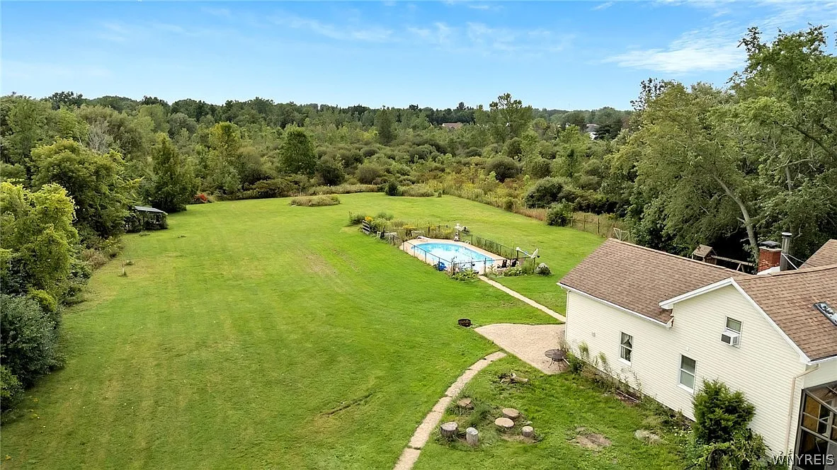 4 bed, 2.0 bath, 1926 sqft, $3,500 — Photo 4