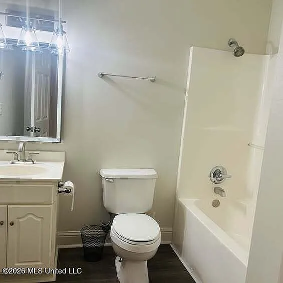 1114 Washington Ave #B — Photo 8