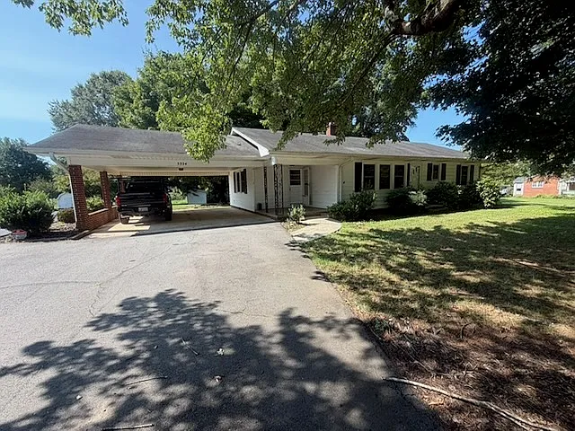 5324 NC67 — Photo 2