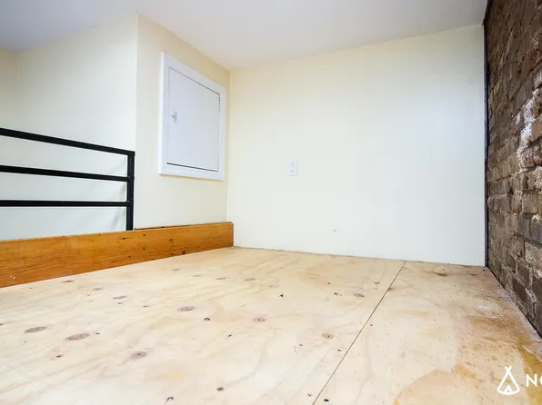 270 Irving Avenue image 6 of 23