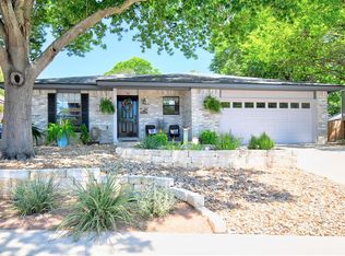316 Crestwood Dr, Kerrville, TX 78028