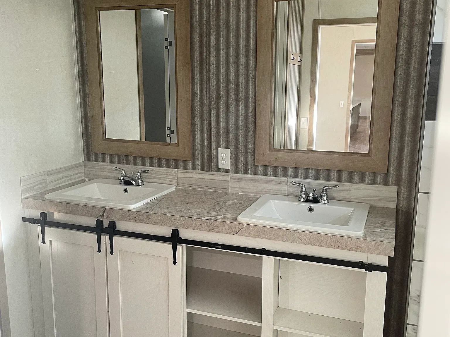 3 bed, 1216 sqft, $1,195 — Photo 2