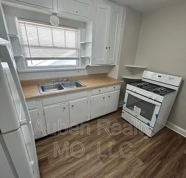 5426 Harrison St #2F — Photo 15