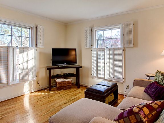 5th image of 1631 Roxbury Rd APT A2