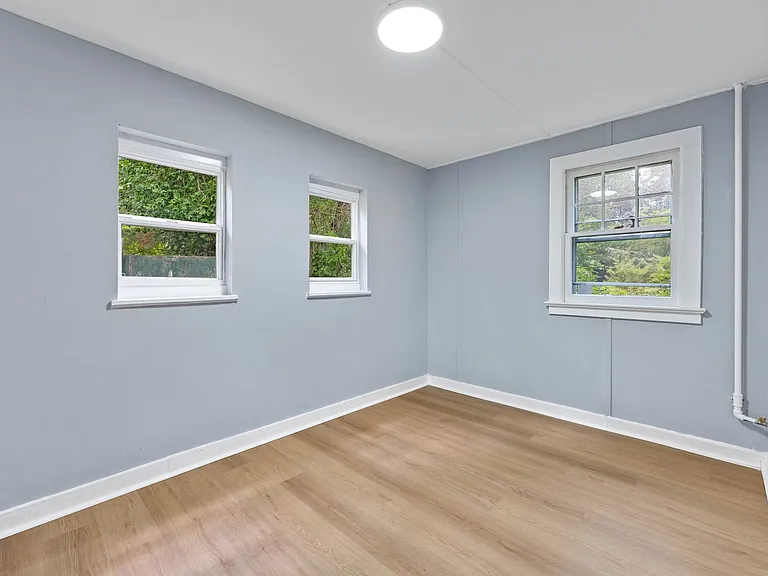 24 Begonia St — Photo 6