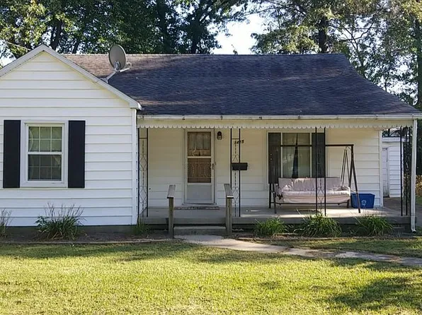 1415 E York St, Olney, IL 62450