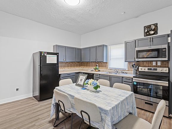 4th image of 1043 N Holmes Ave #16978764