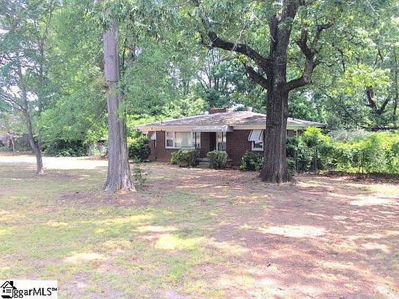 3rd image of 506 Pine Knoll Dr