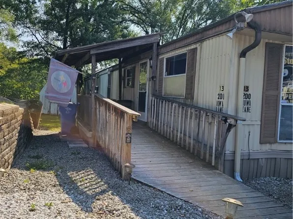 200 Iowa Ln, North Huntingdon, PA 15642