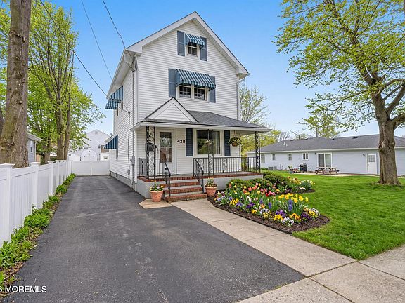 2nd image of 428 Atlantic Avenue