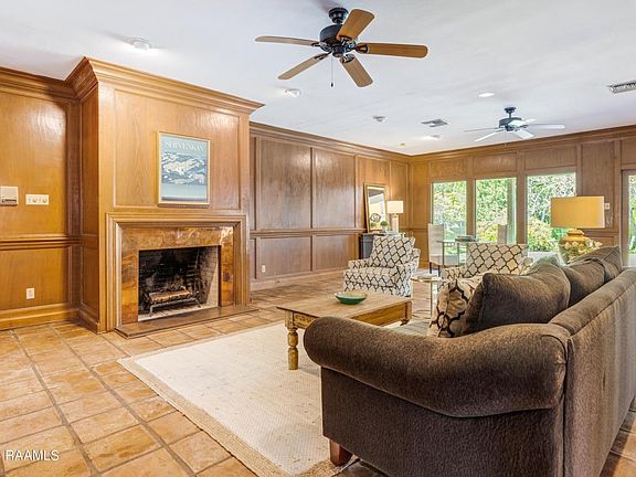 5th image of 219 Lakeside Dr