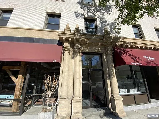 18-22 Engle St #R-18 — Photo 8
