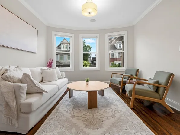 33 Farquhar St #1, Roslindale, MA 02131