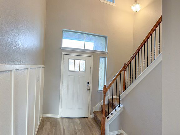 3rd image of 5307 Hacienda Dr