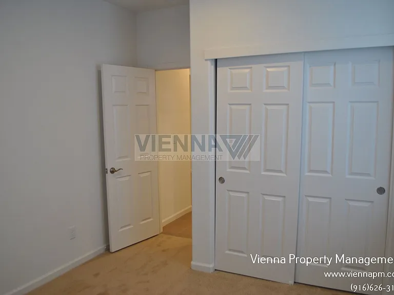 101 Chesapeake Ct — Photo 6