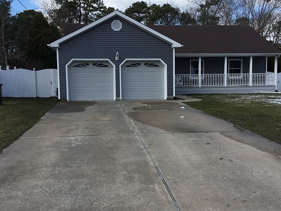 Delux siding insulated garag