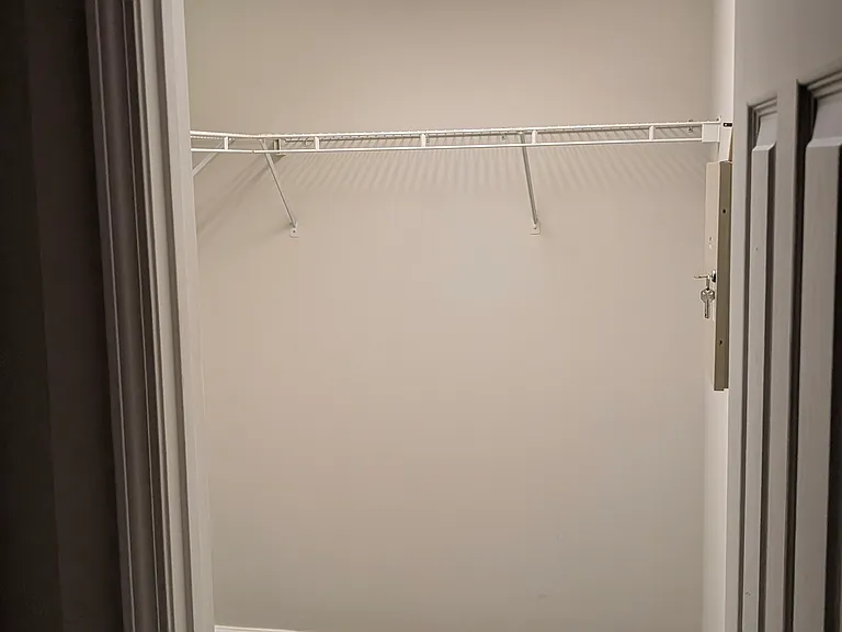 405 W 7th St #410 — Photo 16