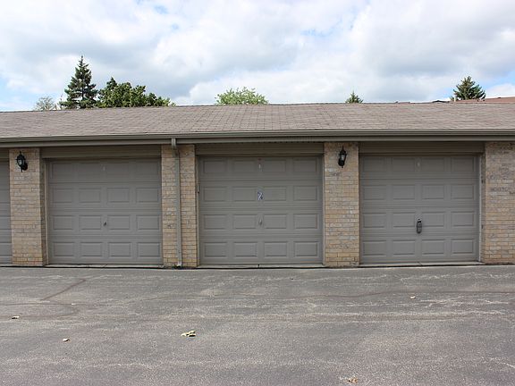5th image of 13919 W Leamington Dr Unit 810