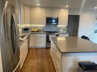 8433 Outlook Ave, Oakland, CA