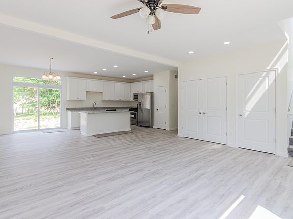 4th image of 57227 White Pine Trl