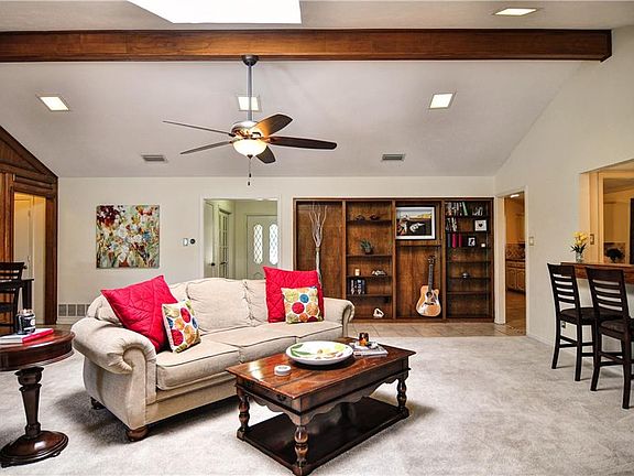 3rd image of 1024 Orlando Cir