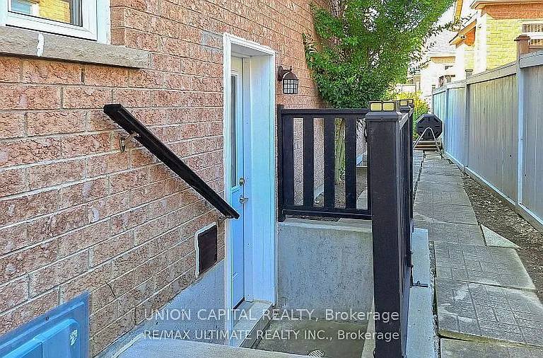 46 Clover St #BASEMENT — Photo 7