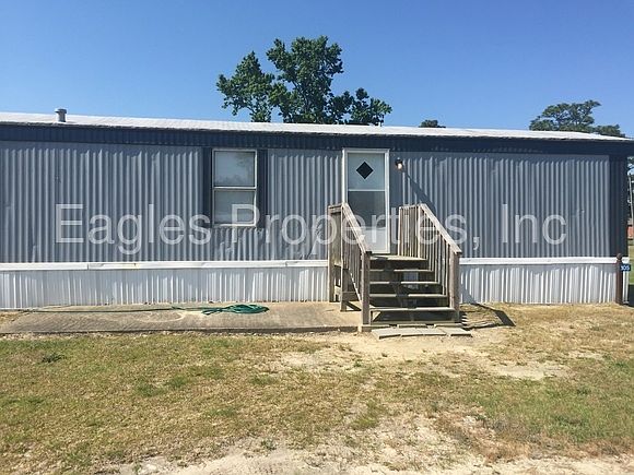 1st image of 105 Colonial Ct