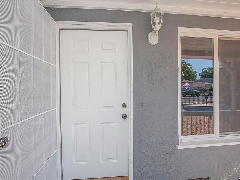 1st image of 14172 1/2 Osborne St