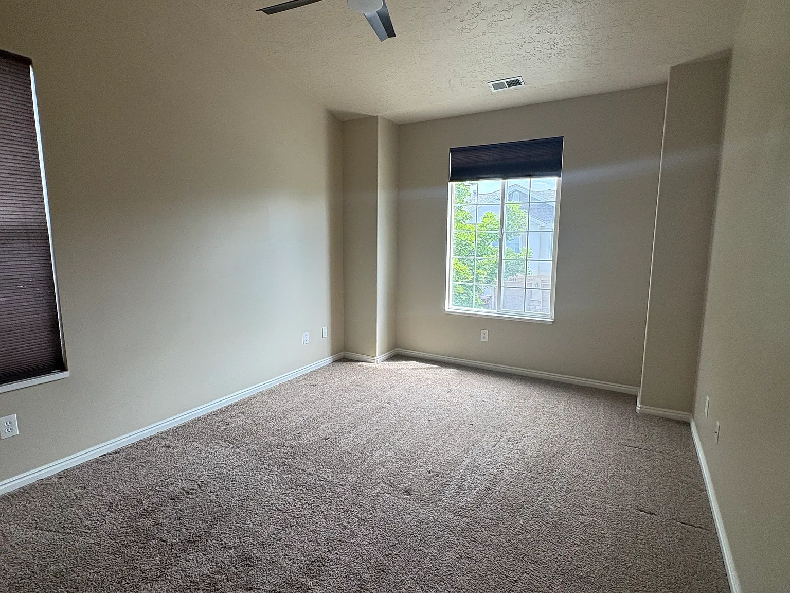 2 bed, 1076 sqft, $1,890 — Photo 4