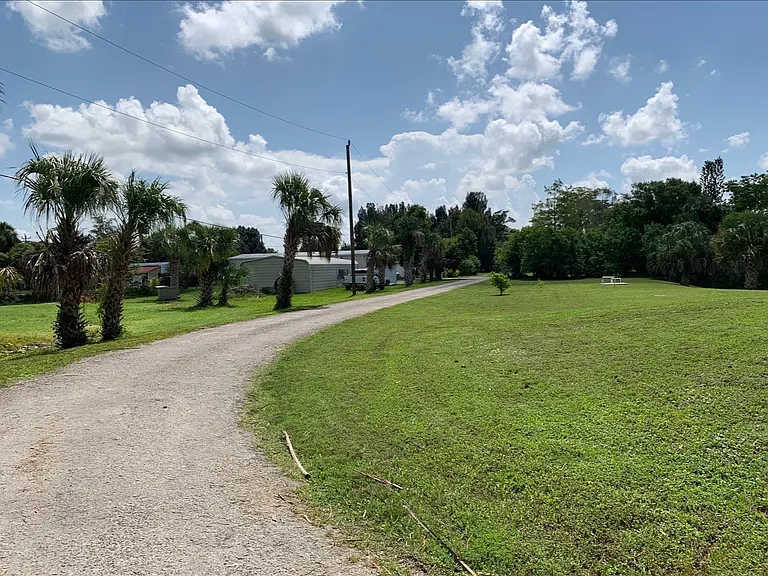 7758 Suncoast Dr — Photo 8