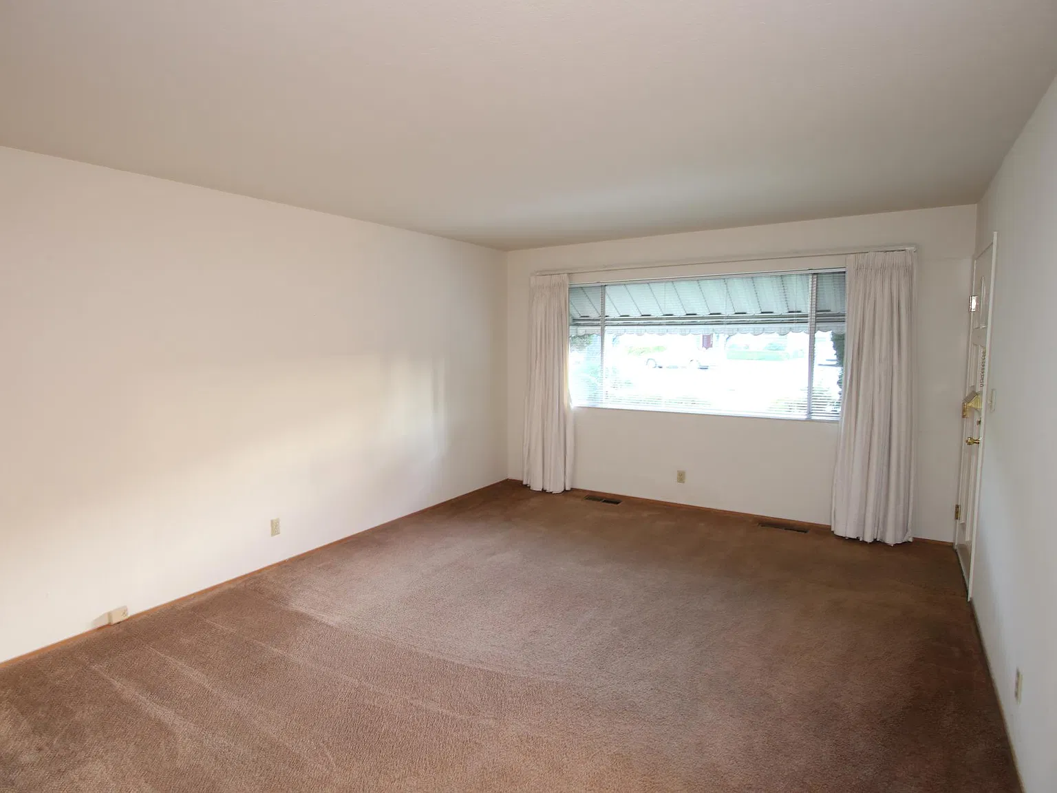 2 bed, 700 sqft, $2,895 — Photo 2