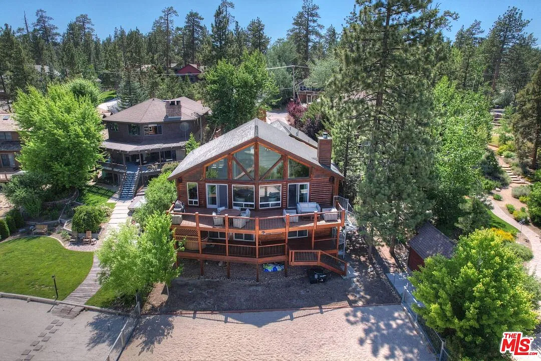 5 bed, 3.0 bath, 3732 sqft, $12,500 — Photo 1