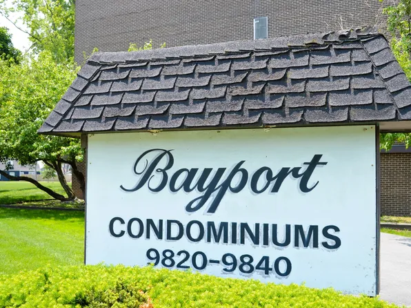 9820 S Pulaski Rd APT 218, Oak Lawn, IL 60453