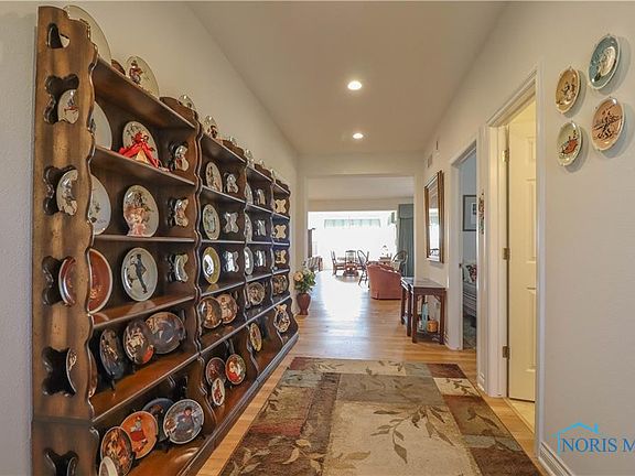 5th image of 3815 Windward Dr