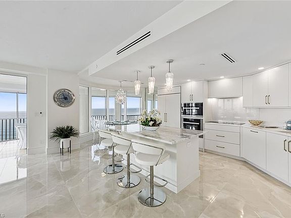 5th image of 8111 Bay Colony Dr APT 1902