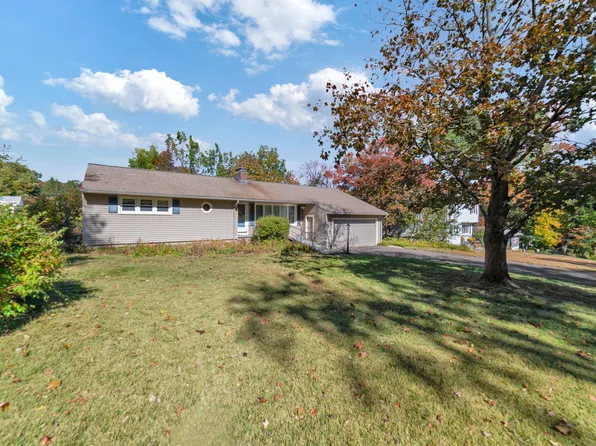 74 East Ridge Drive, Middlebury, CT 06762