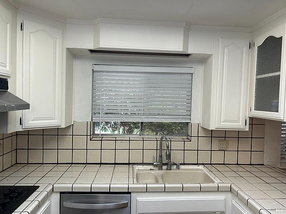 3rd image of 426 Keats Drive