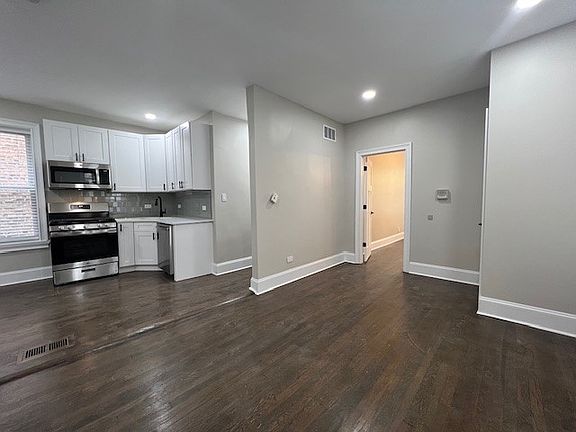 2nd image of 2048 N California Ave APT 1F