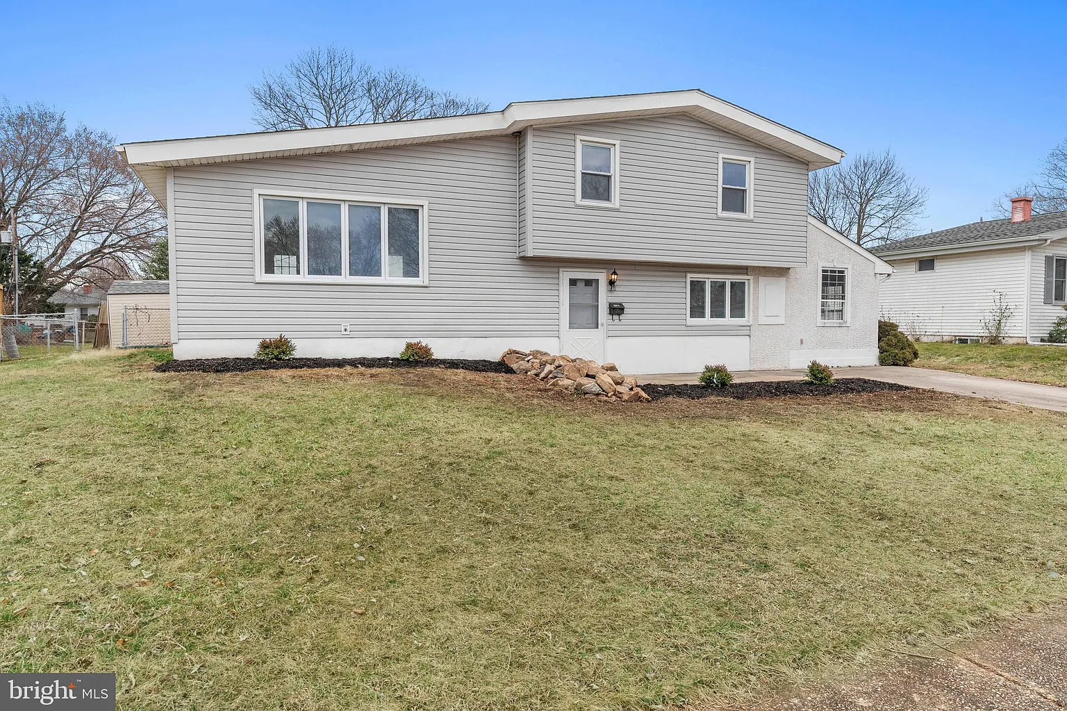 117 Rosewood Dr photo 1