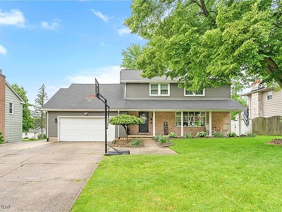 2nd image of 8457 Deer Creek Ln NE