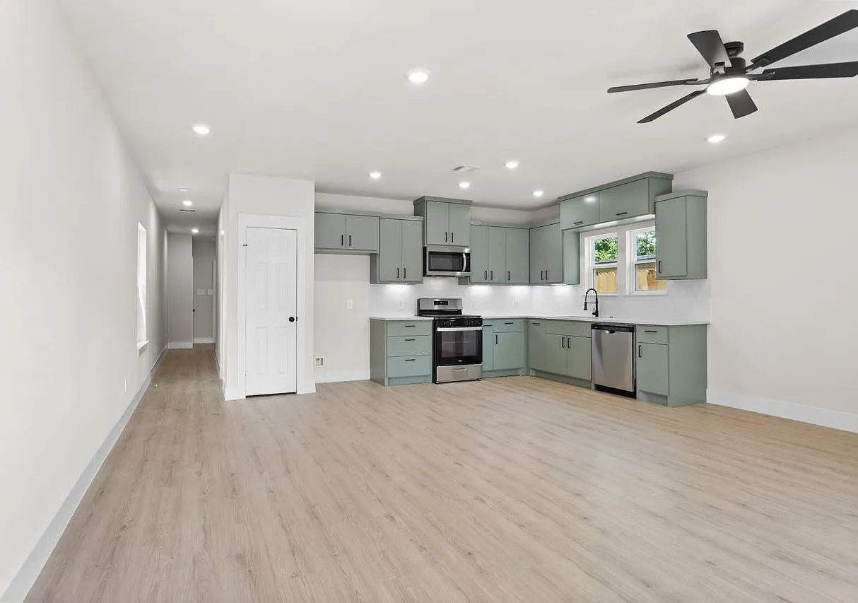 3 bed, 2.0 bath, 1240 sqft, $1,750 — Photo 1