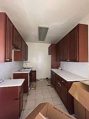 3rd image of 55 Winthrop St APT 4B