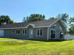 726 Dandrew Ln, Detroit Lakes, MN 56501