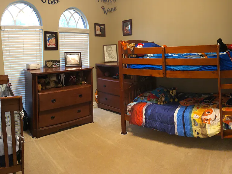 215 Live Oaks Cir — Photo 36