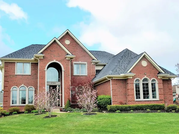 47494 Valencia Cir, Novi, MI 48374
